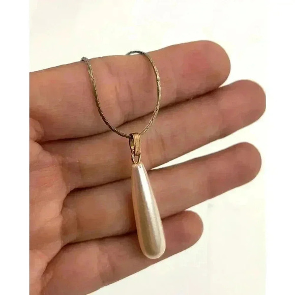 18k GT Chain 17" Necklace Faux Pearl Pink Design Teardrop Pendant - Picture 8 of 15